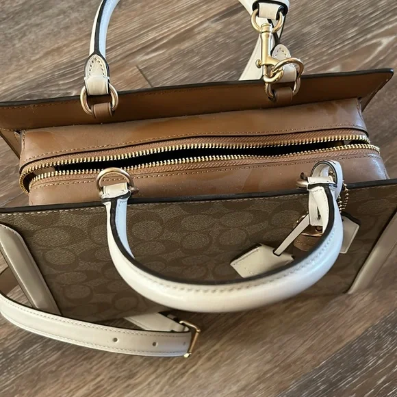 Coach Small Zoe Carryall In Signature Canvas - Picture 7 of 7